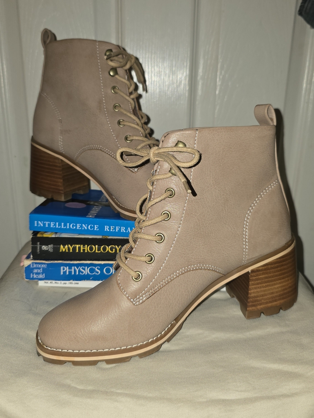Korks Women’s 8.5 Taupe Lace Up Block Heel Combat Ankle Boots